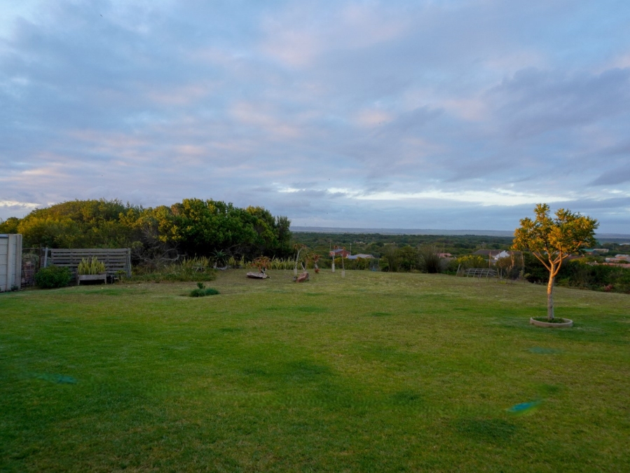 4 Bedroom Property for Sale in Paradise Beach Eastern Cape